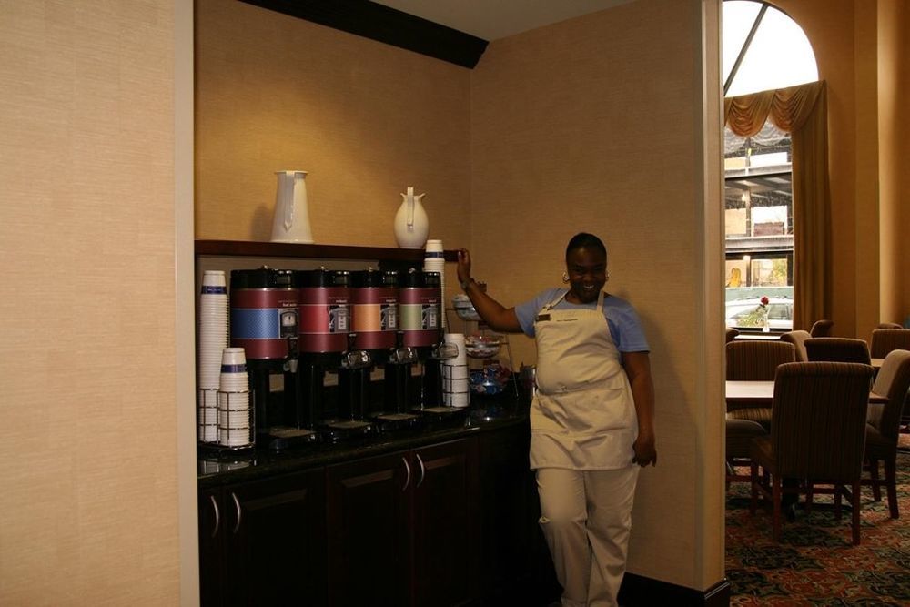 Hampton Inn Schenectady Downtown Restoran fotoğraf