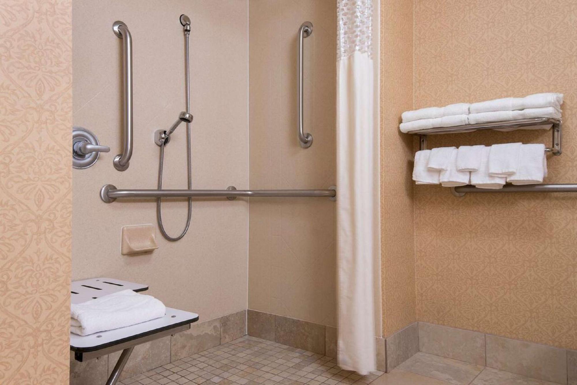 Hampton Inn Schenectady Downtown Dış mekan fotoğraf