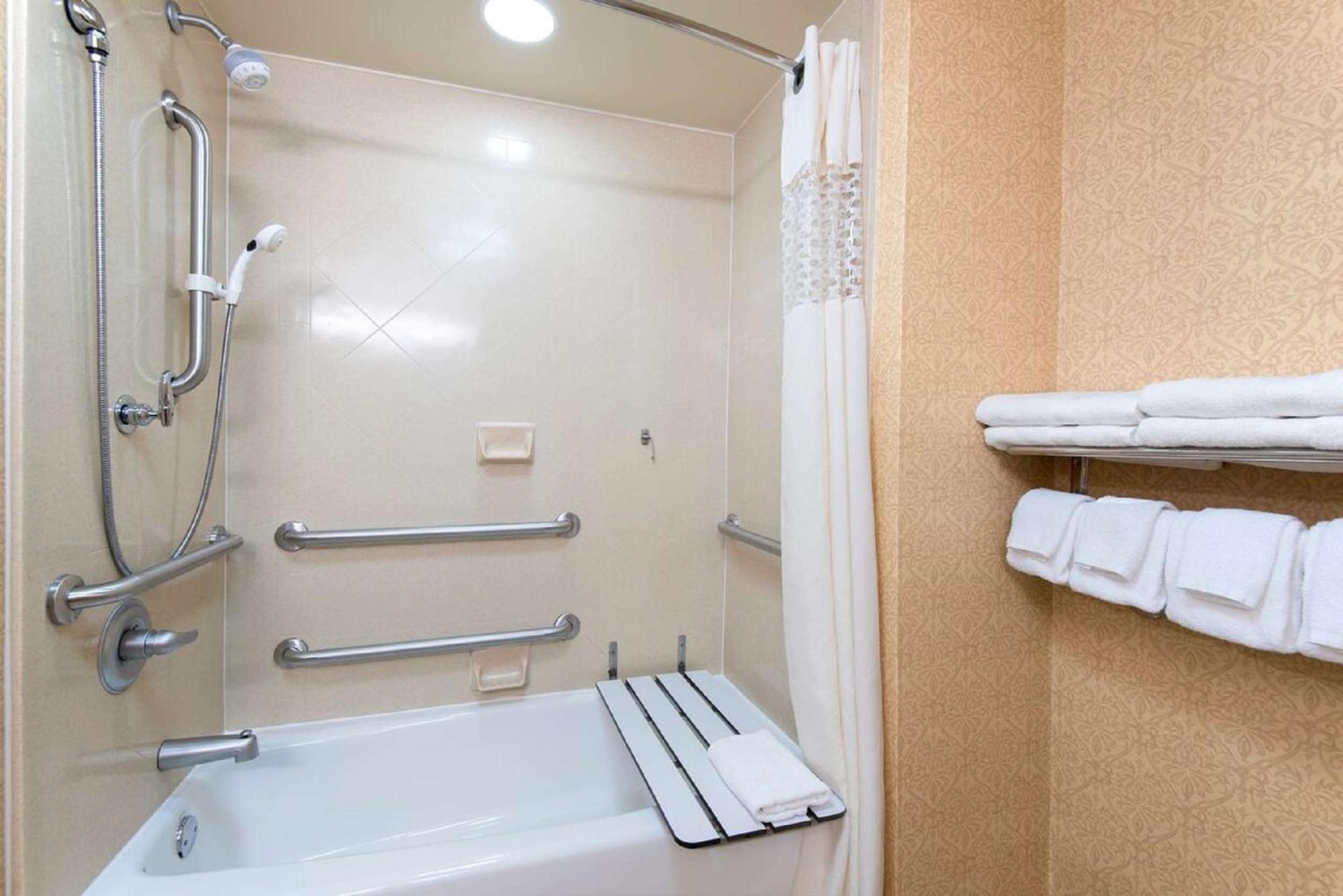 Hampton Inn Schenectady Downtown Dış mekan fotoğraf